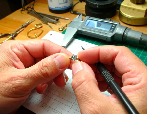 KIANIT JEWELRY - Gemstone Extraction