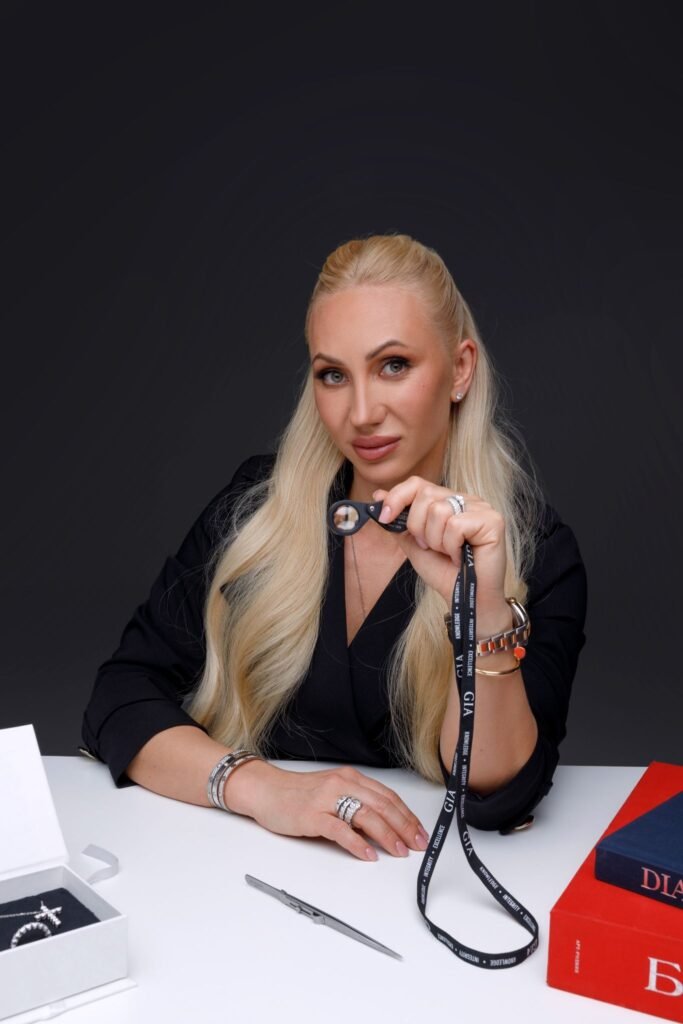 What Is a Gemologist and Why a Jewelry Brand Needs One