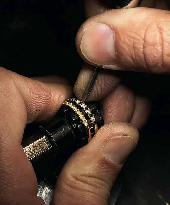 Hand-Set Diamond: How the Stone Stays in a Ring